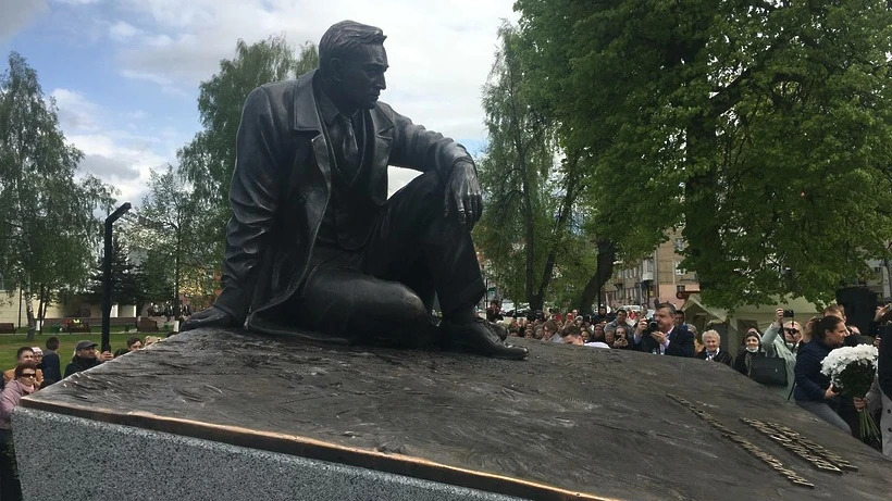 Более полугода ушло на создание памятника Тихонову, установленного в Павловском Посаде