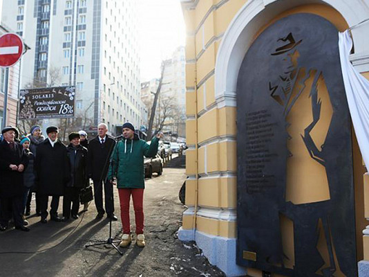 Памятник Штирлицу установили во Владивостоке