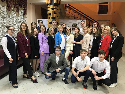 Жители Павловского Посада стали волонтерами на открытии VI международного кинофестиваля «17 мгновений…»
